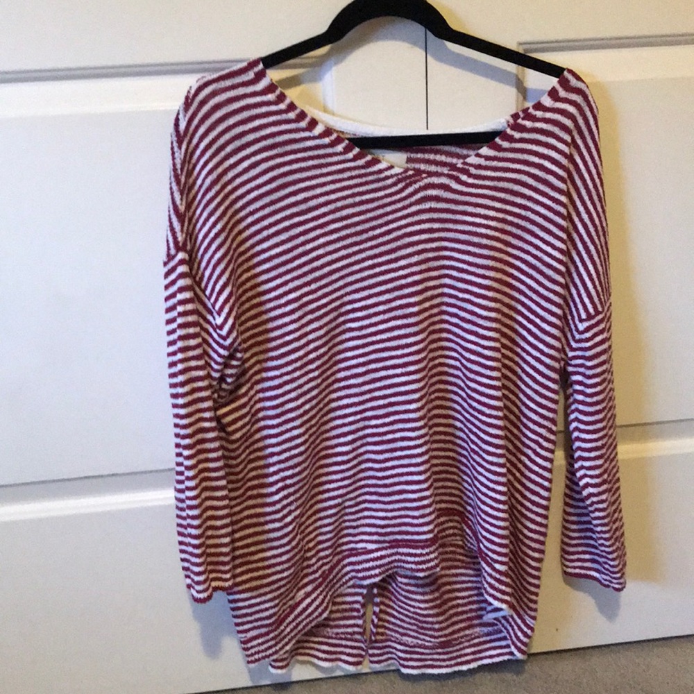 White/red sweater